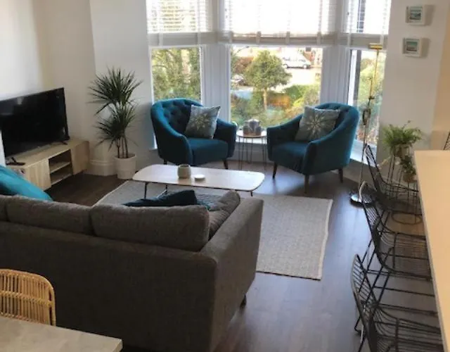 Brooklands Hideaway *