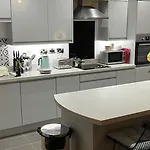 Apartamento Brooklands Hideaway *