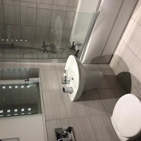 Brooklands Hideaway * Scarborough