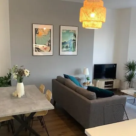 Brooklands Hideaway *