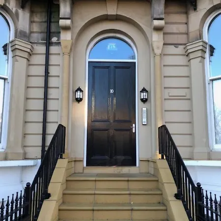 Brooklands Hideaway * Scarborough